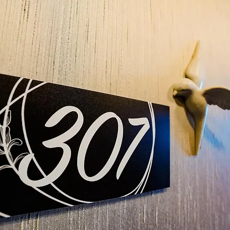 فندق Viktorosa 3*